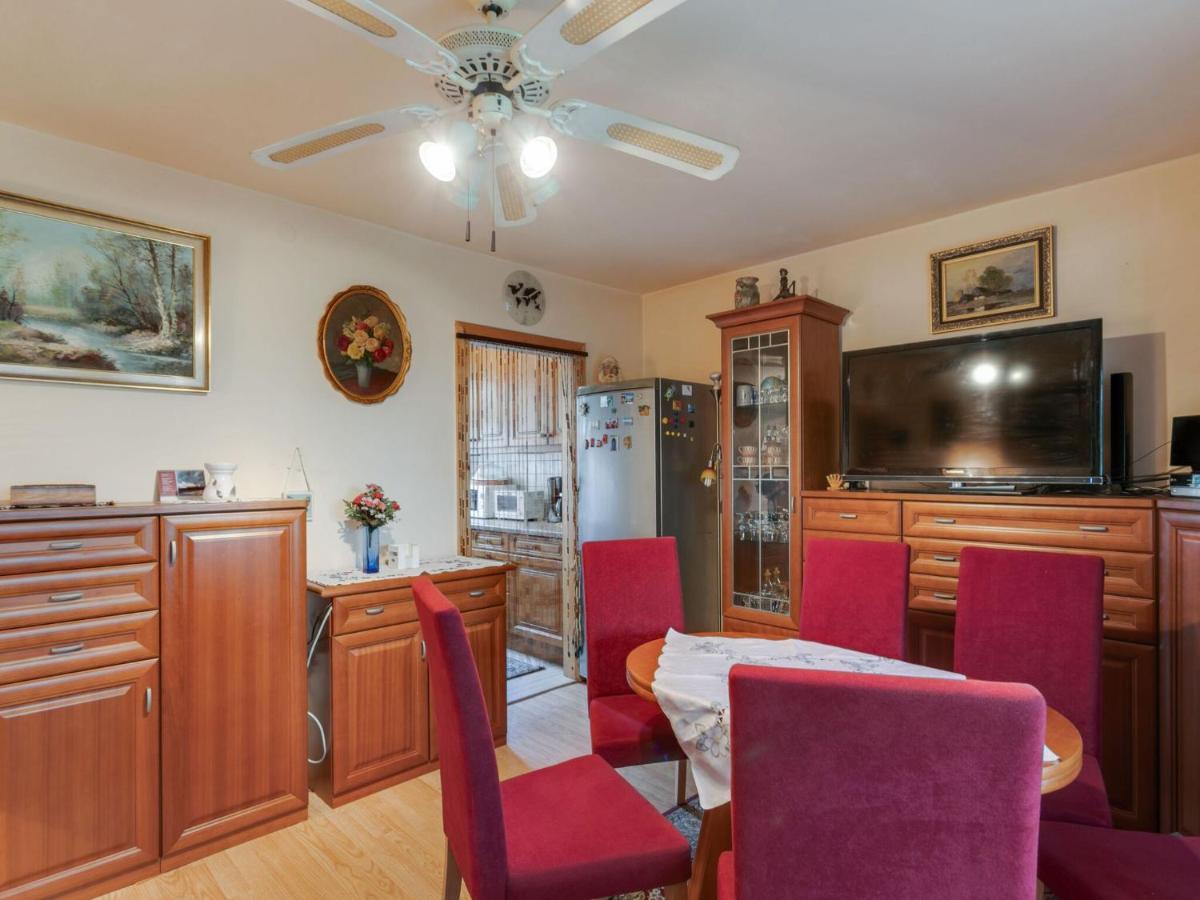 Lively Holiday Home In Wien With Private Garden Экстерьер фото
