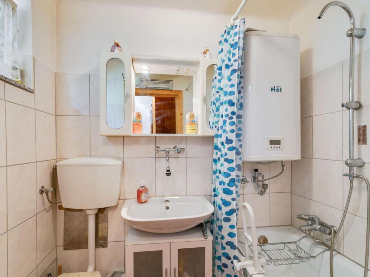 Lively Holiday Home In Wien With Private Garden Экстерьер фото
